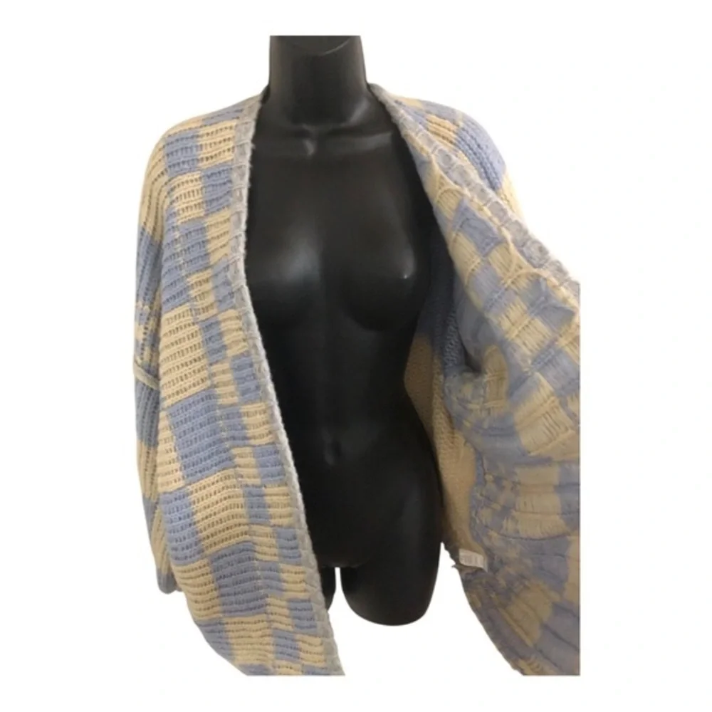 Altar'd State‎ cream & blue colorblock crochet heirloom chunky cardigan size S/M